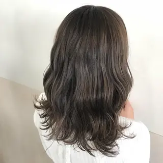 ミディアム カラー Oopsレイヤー 加藤澄都のヘアスタイル