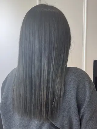 カラー 江坂 misaki のヘアスタイル