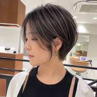 ショート レイヤーカット ハッシュレイヤー特化のヘアスタイル