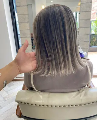 ミディアム カラー パーマ ヘアアレンジ メンズ キッズ ネイル マツエク・マツパ ハイライト、レイヤー カット/西梅田/中西のヘアスタイル