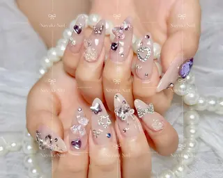 ネイル 🦋 Queenieのネイルデザイン