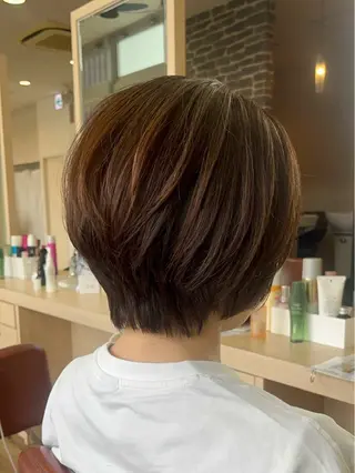 ショート カラー アトリエファゴ kenshoのヘアスタイル