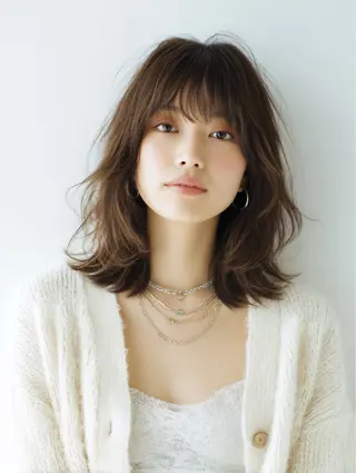 ミディアム 守屋 歩夢 レイヤーカットのヘアスタイル