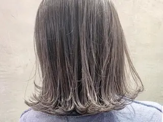 ミディアム カラー 艶髪/オリーブ系/ 肌が綺麗に見えるお色のヘアスタイル