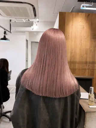 ロング カラー ミルクティー× グレージュMOMOのヘアスタイル