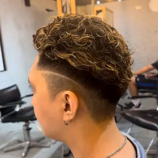 ショート ツイスパ/シャドウ 新井のヘアスタイル