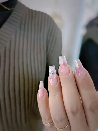 セミロング めぐみのネイルサロン スタッフ練習のネイルデザイン