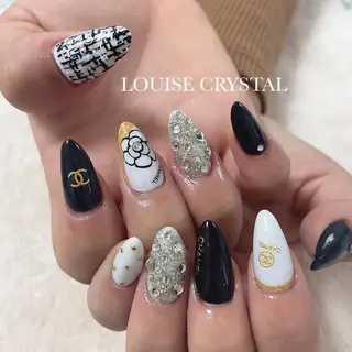 ネイル LOUISE CRYSTALのネイルデザイン