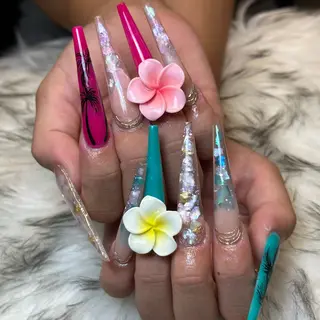 ネイル 出羽 奈津季のネイルデザイン