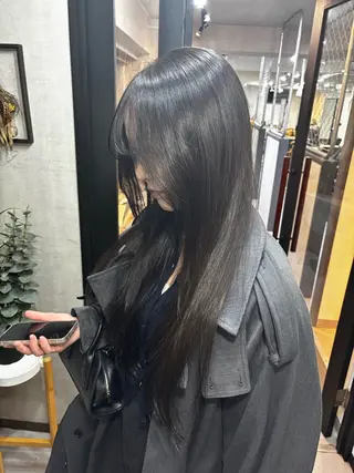 ロング カラー 川口 夏歩のヘアスタイル