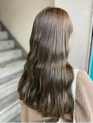 ロング 平山 愛理のヘアスタイル