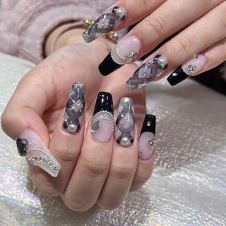 ネイル Queens テイのネイルデザイン