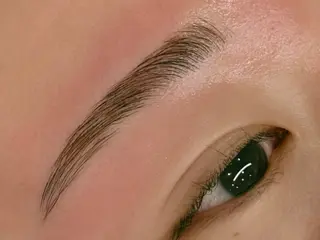アイブロウ elio sanaeのマツエク・マツパデザイン