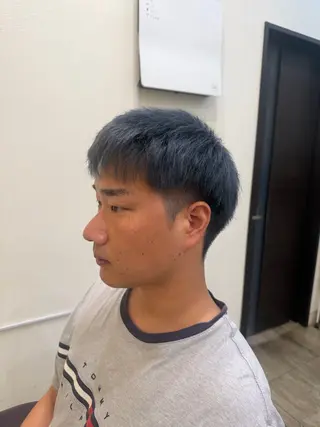 カラー 呉屋 俊介のヘアスタイル