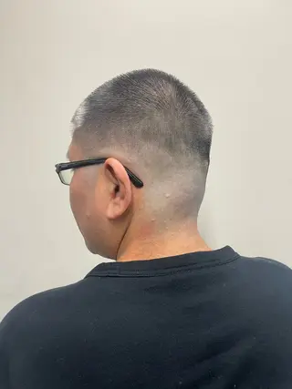ショート 岡本 佳久のヘアスタイル