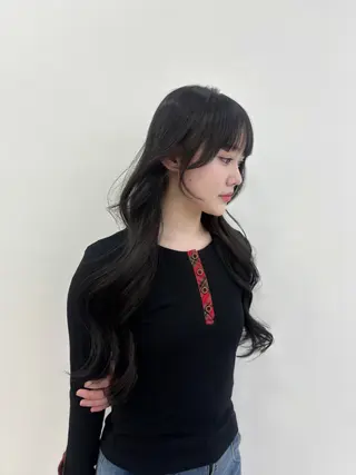 ロング カラー 抜け感レイヤー︴ ニュアンスカラーのヘアスタイル
