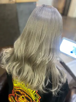 ロング カラー ヘアアレンジ ミルクティーハイトー ン💖Mikaのヘアスタイル
