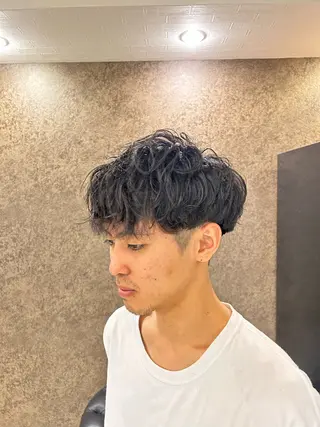 ショート パーマ メンズ トミモト アユムのヘアスタイル