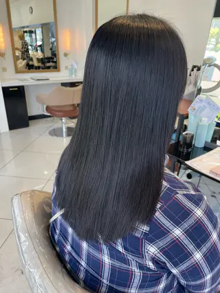 ロング カラー 岡田 蓮美のヘアスタイル