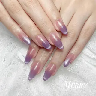 ネイル 🦋 Queenieのネイルデザイン