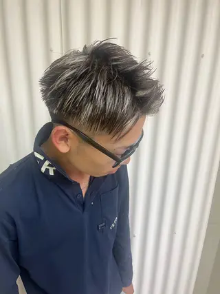 カラー メンズ 鶴 章英のヘアスタイル