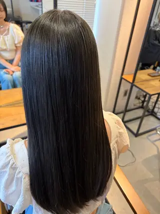 ロング 透明感カラー/艶/ 暖色カラー/髪質改善のヘアスタイル