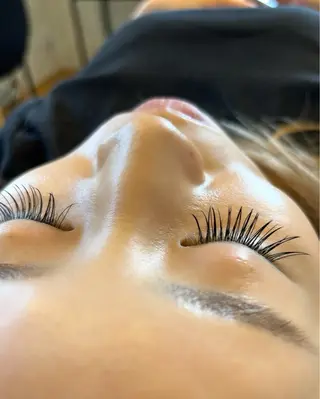 マツエク・マツパ Ciara ERIKAの眉毛・アイブロウイメージ