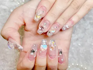 ネイル 🦋 Queenieのネイルデザイン
