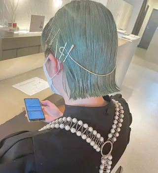 ミディアム ヘアアレンジ ハイトーンカラー♡ yuのヘアスタイル