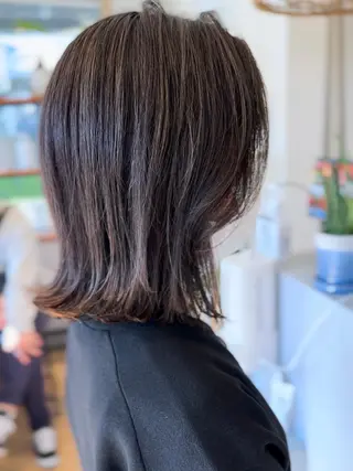 ミディアム カラー 白髪ぼかしハイライト 💫ミネ ヒロシのヘアスタイル