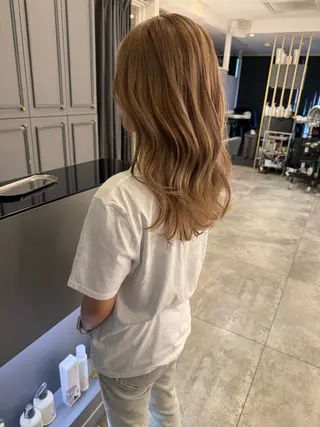 ミディアム カラー Noe心斎橋 堀田 朋宏のヘアスタイル