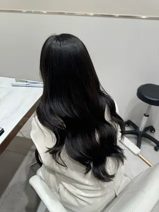 ロング カラー おかの まひろのヘアスタイル