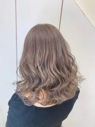 セミロング ゆぴ☾‪/推しカラー /ハイトーンのヘアスタイル