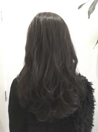 セミロング ロング カラー IVY villa Suzu.のヘアスタイル