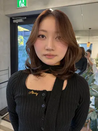 ミディアム サカモト ナオミのヘアスタイル