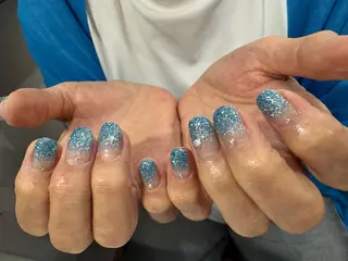 ネイル LAVISH 大和店 emi・:*+のネイルデザイン