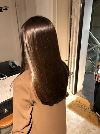 セミロング カラー shinka omotesandoのヘアスタイル