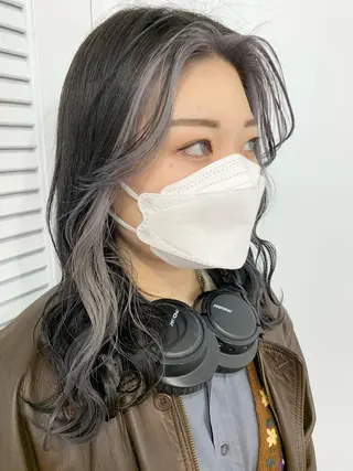 ミディアム カラー 🫧艶ダブルカラー ブリーチ🫧トモヤのヘアスタイル