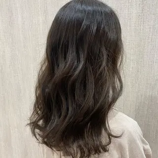 セミロング カラー 🫧透け感⋆艶髪💎 山口アヤカのヘアスタイル