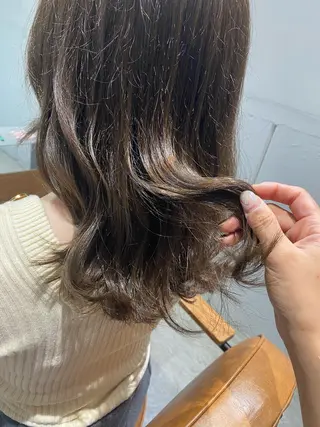 ミディアム カラー 似合わせレイヤー 阿波座/ふじむらのヘアスタイル
