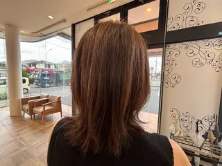 セミロング カラー かわにし ゆきのヘアスタイル