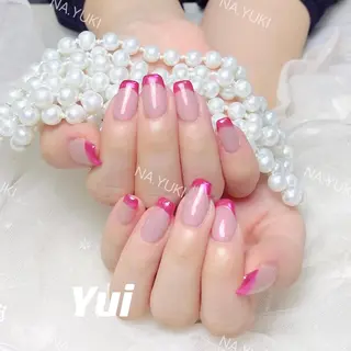 ネイル 🦋 Queenieのネイルデザイン