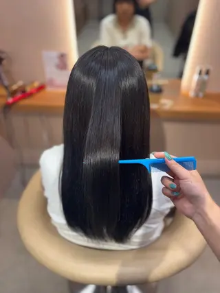 カラー ROCCOeast AKARIのヘアスタイル