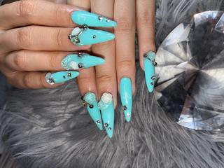 ミディアム YOKOSUKA NAILS💅⚓️のネイルデザイン