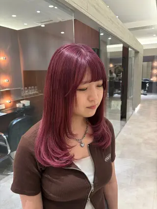 セミロング カラー サキ🤍ハイトーン 🩰くびれ巻きヘアのヘアスタイル