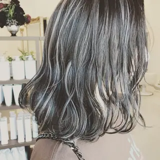 ミディアム ハイトーン得意😍 Lumiereのヘアスタイル