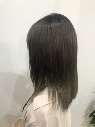 カラー white.梅田 デザインカラー🦄のヘアスタイル