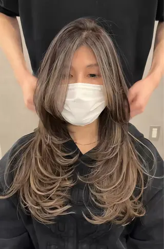ロング 草島 友樹のヘアスタイル