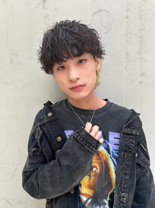 ショート カラー パーマ ヘアアレンジ メンズ 亀井隆汰/メンズ専門 パーマ/フェード可のヘアスタイル