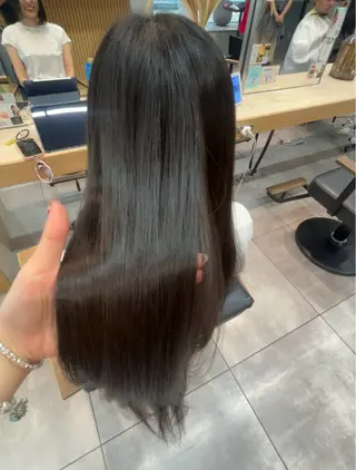 ロング オリーブ︴グレージュ ︴透明感カラー︴真凜のヘアスタイル
